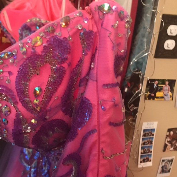 Dress - Picture 4 of 7